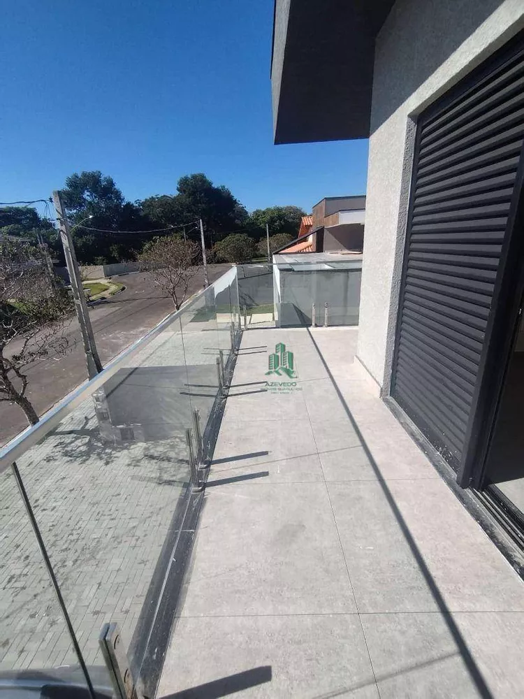 Sobrado à venda com 4 quartos, 300m² - Foto 1