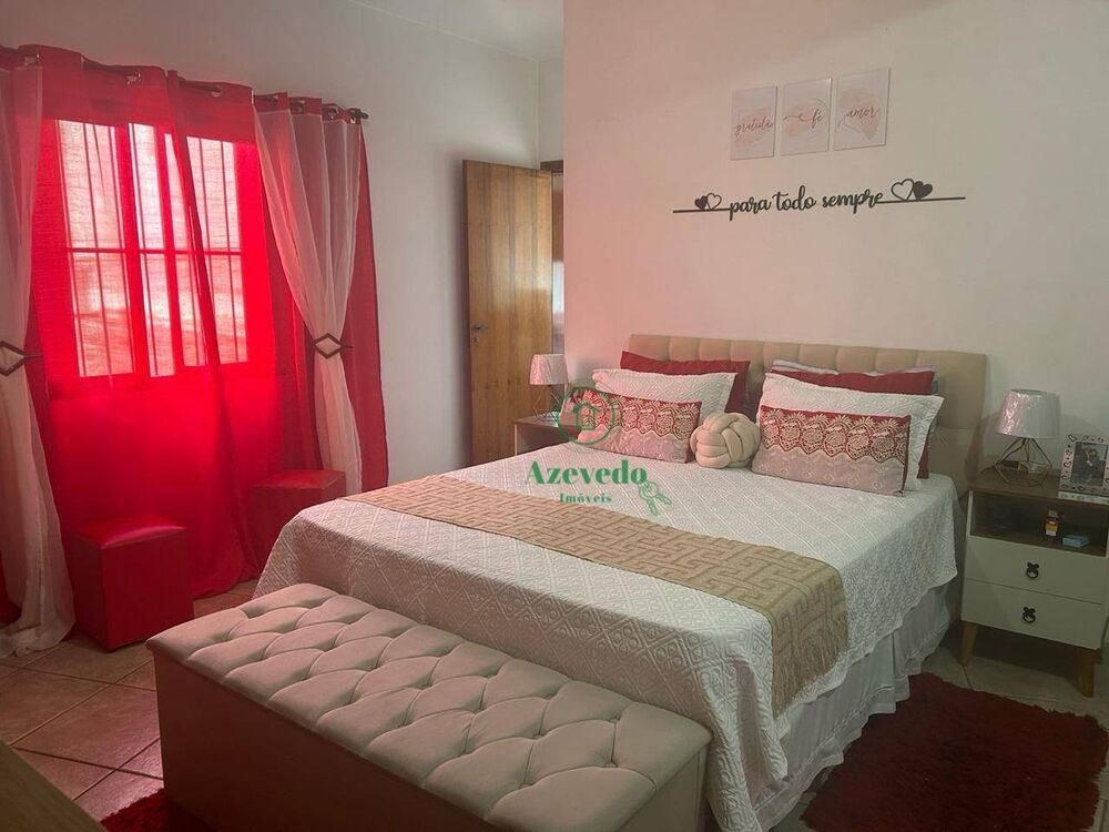 Casa à venda com 3 quartos, 325m² - Foto 1