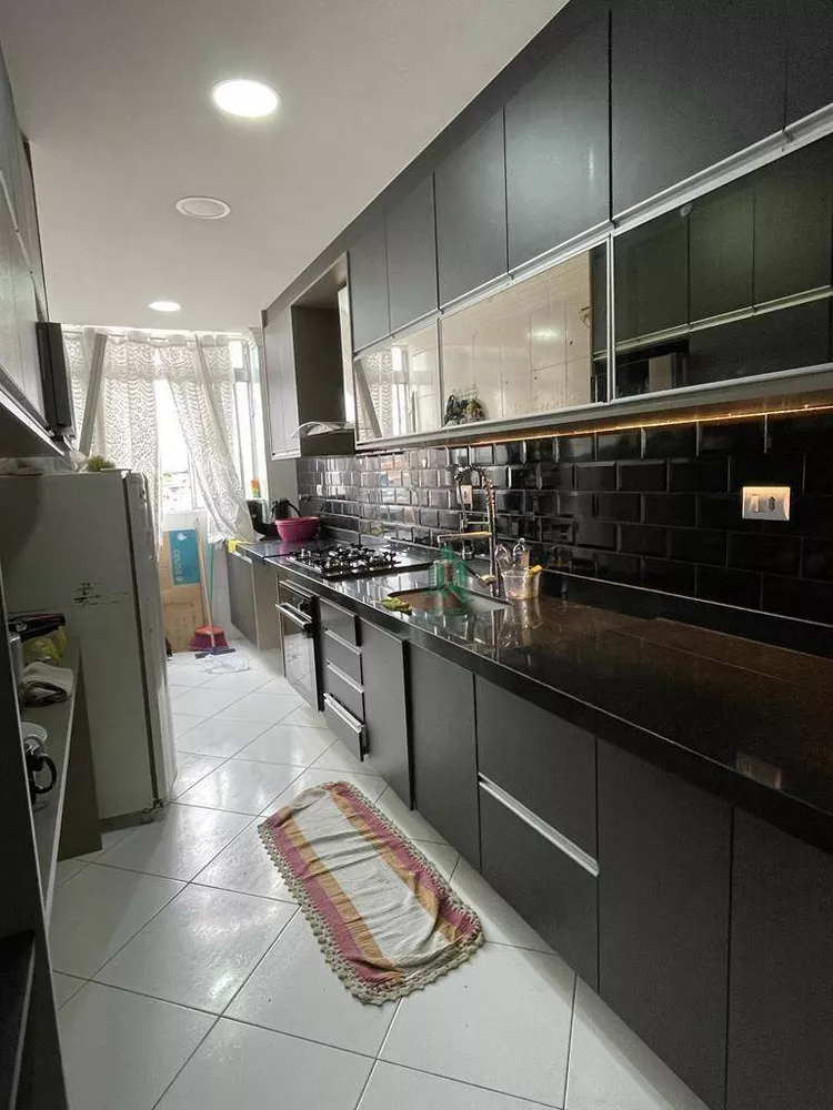 Apartamento à venda com 2 quartos, 72m² - Foto 1