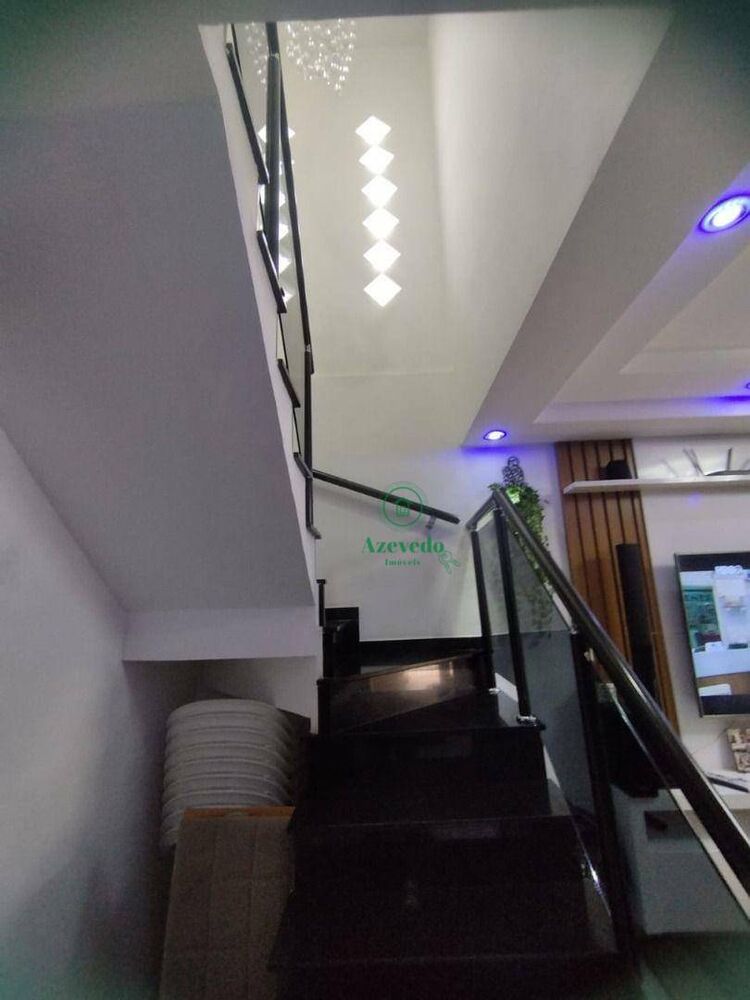 Sobrado à venda com 2 quartos, 200m² - Foto 2