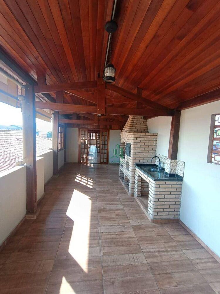 Casa à venda com 3 quartos, 330m² - Foto 3