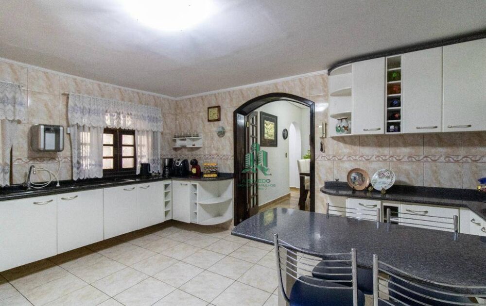 Casa, 3 quartos, 223 m² - Foto 2