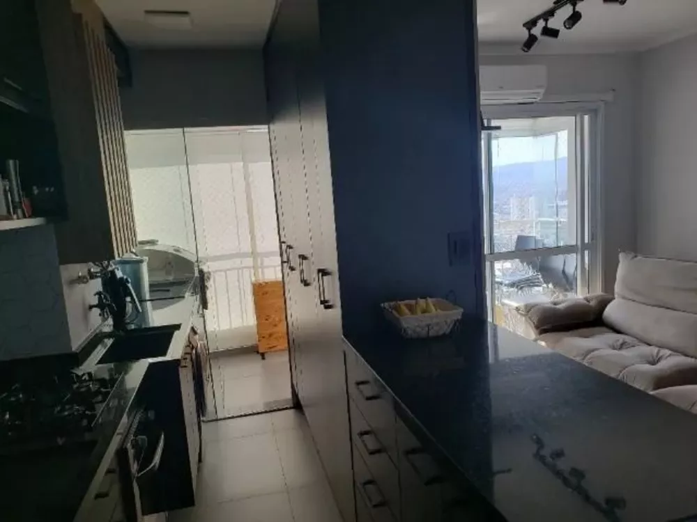 Apartamento à venda com 2 quartos, 75m² - Foto 2