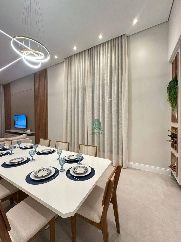 Casa de Condomínio à venda com 4 quartos, 222m² - Foto 1