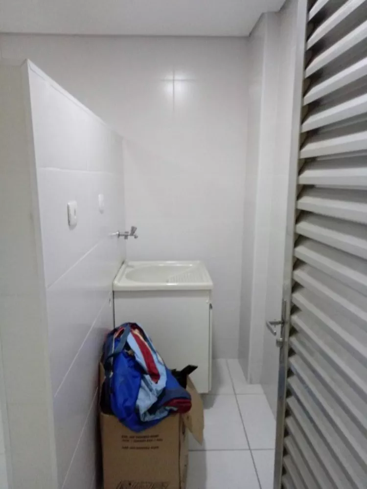 Apartamento à venda com 2 quartos, 70m² - Foto 2