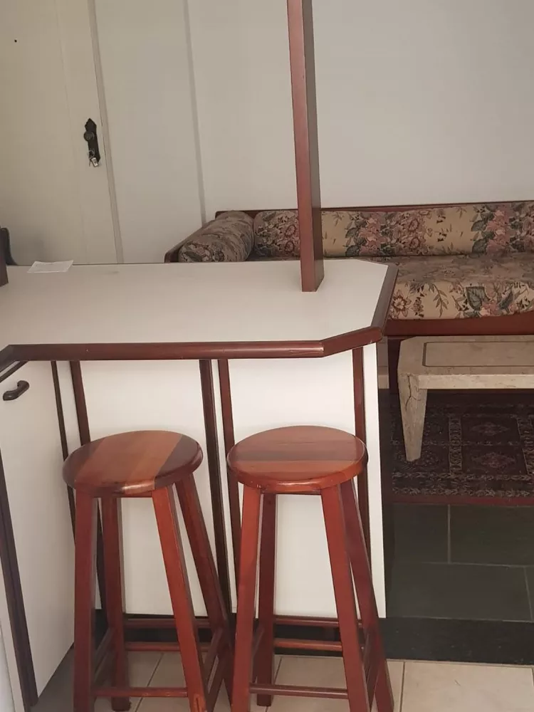 Apartamento à venda com 2 quartos, 70m² - Foto 3