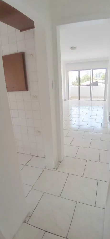 Apartamento à venda com 2 quartos, 100m² - Foto 3