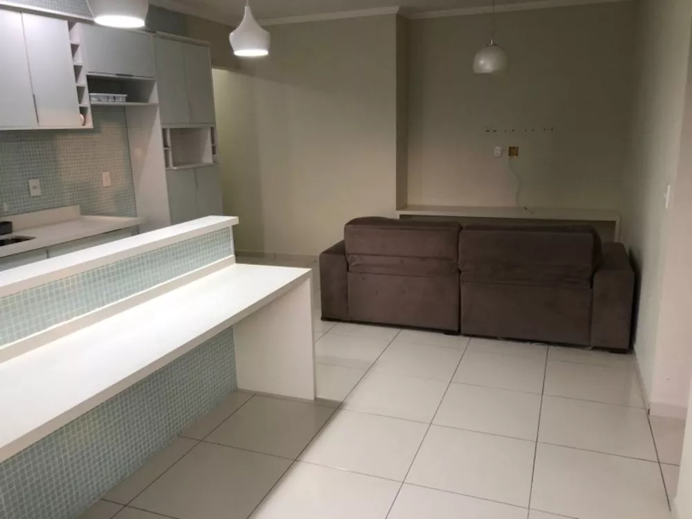 Apartamento à venda com 2 quartos, 70m² - Foto 3