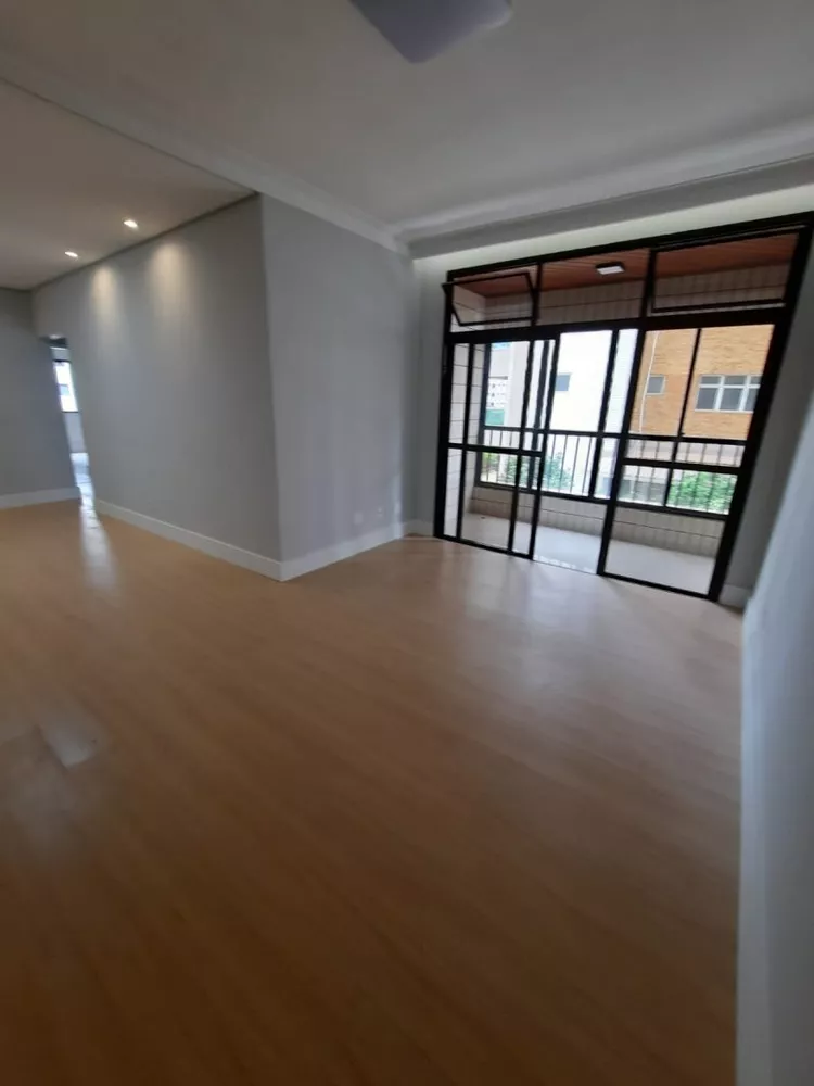 Apartamento à venda com 3 quartos, 130m² - Foto 1