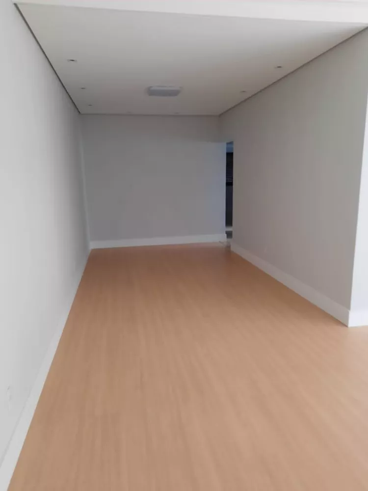 Apartamento à venda com 3 quartos, 130m² - Foto 2