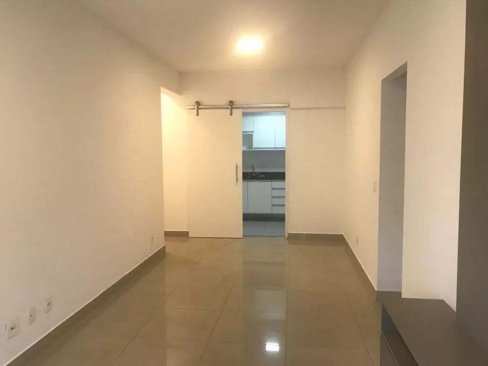 Apartamento para alugar com 3 quartos, 84m² - Foto 2