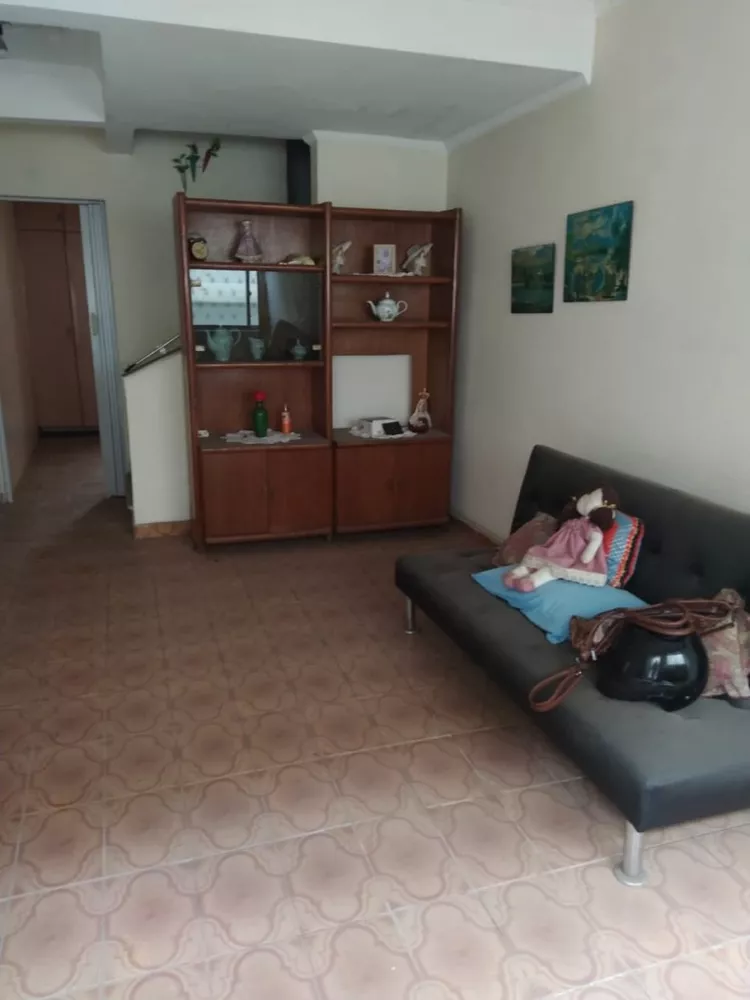 Casa à venda com 2 quartos, 70m² - Foto 1