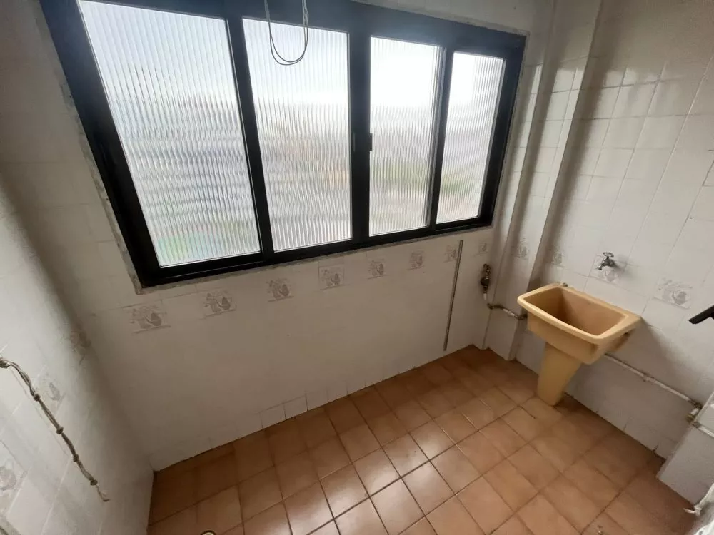 Apartamento à venda com 2 quartos, 70m² - Foto 2