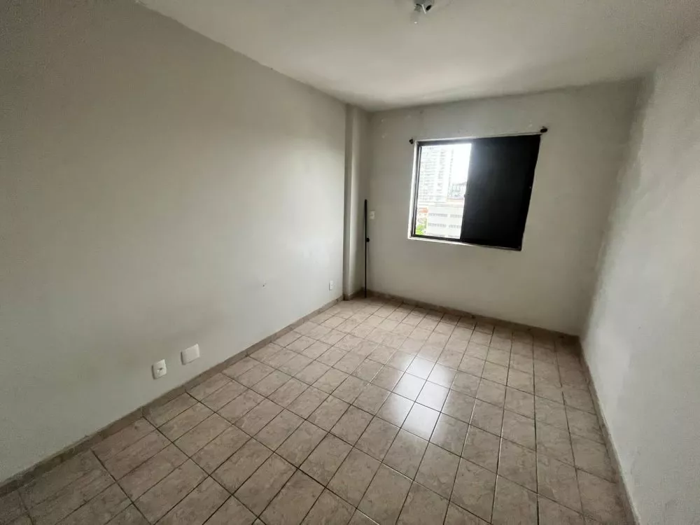 Apartamento à venda com 2 quartos, 70m² - Foto 3