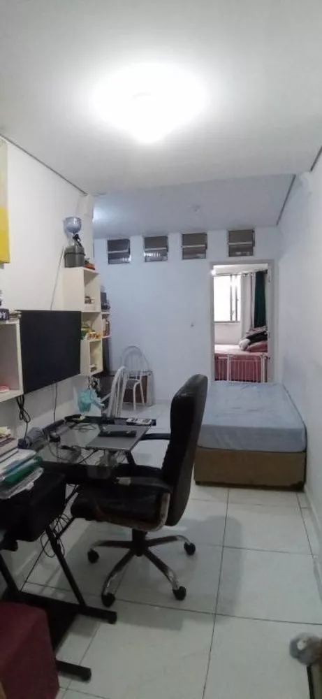 Apartamento à venda com 2 quartos, 60m² - Foto 2