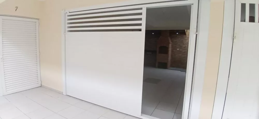 Casa à venda com 2 quartos, 100m² - Foto 2