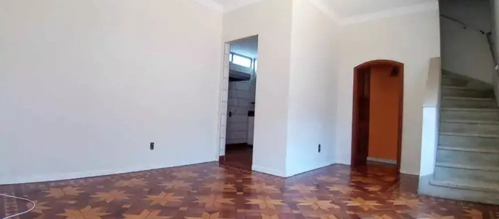 Casa para alugar com 2 quartos, 110m² - Foto 2