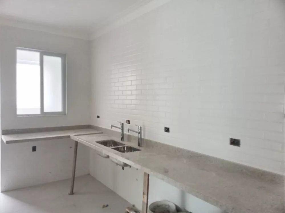 Casa à venda com 3 quartos, 150m² - Foto 2