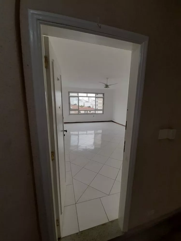 Apartamento à venda com 3 quartos, 125m² - Foto 2