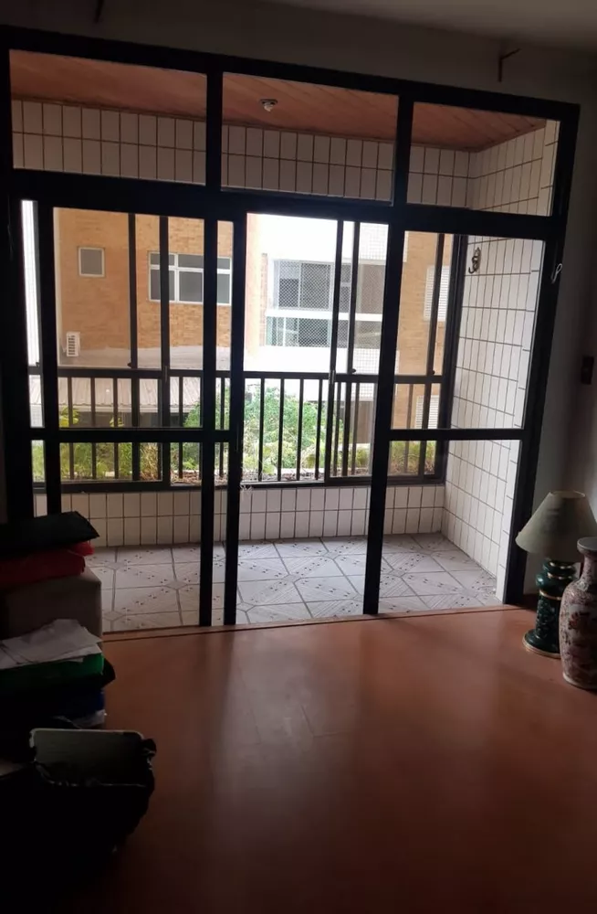 Apartamento à venda com 3 quartos, 130m² - Foto 1