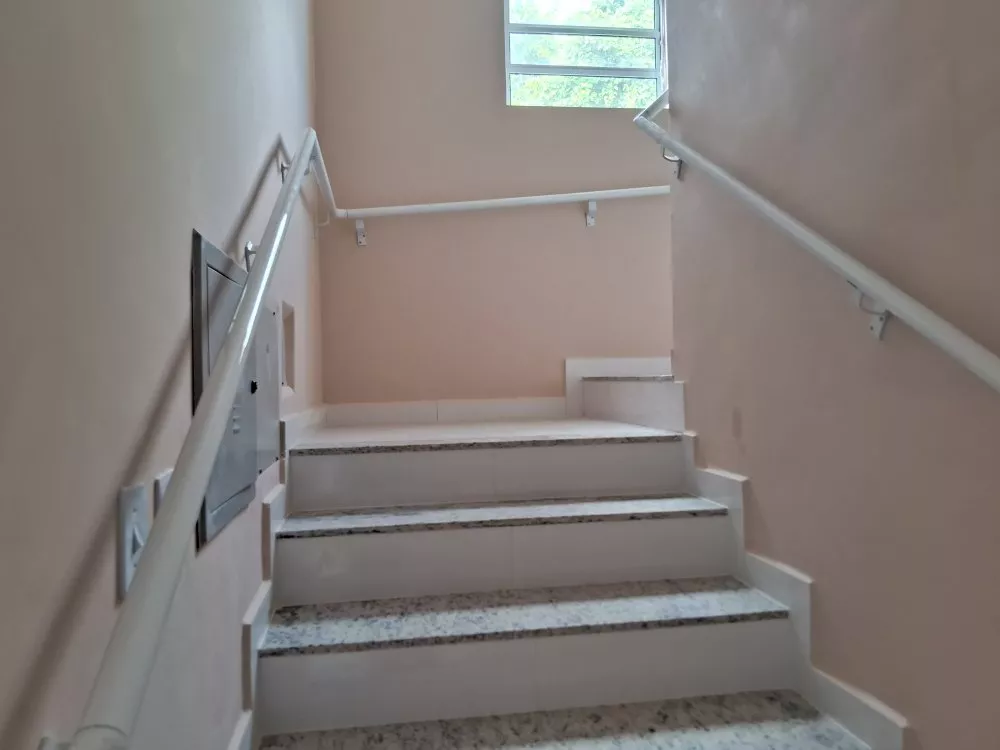 Apartamento à venda com 1 quarto, 50m² - Foto 2