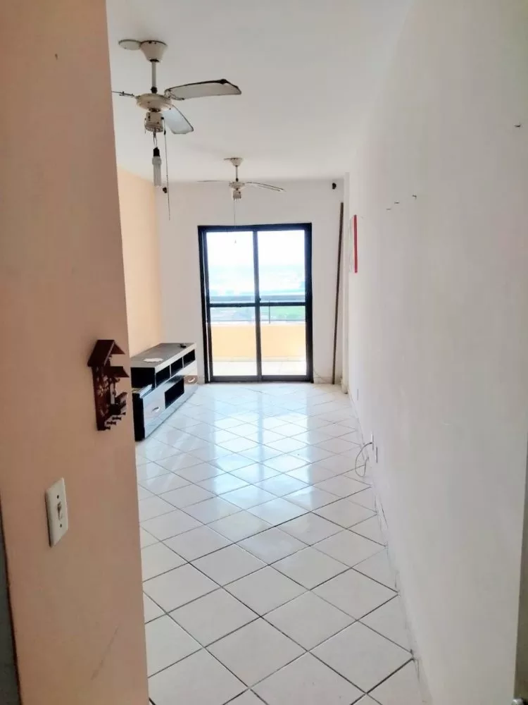 Apartamento à venda com 2 quartos, 62m² - Foto 2