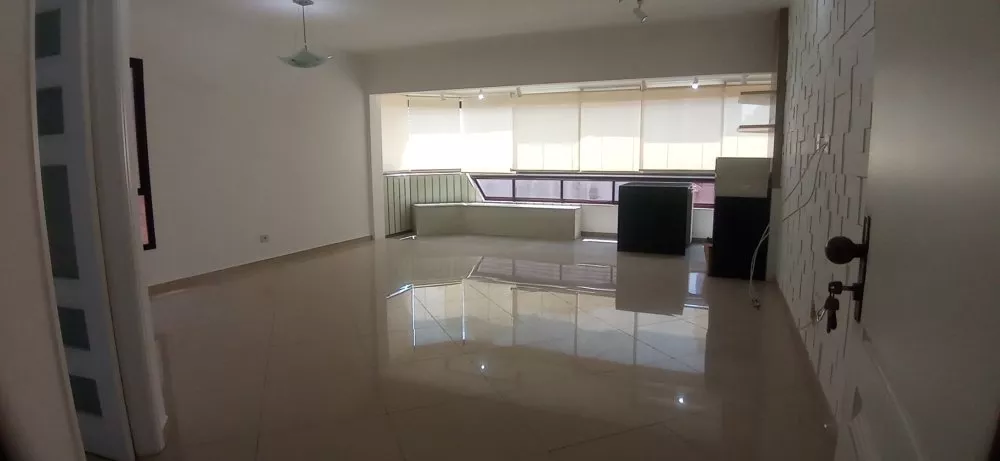 Apartamento para alugar com 3 quartos, 150m² - Foto 1