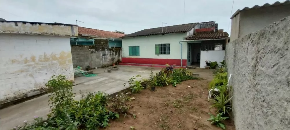 Casa à venda com 2 quartos, 250m² - Foto 1