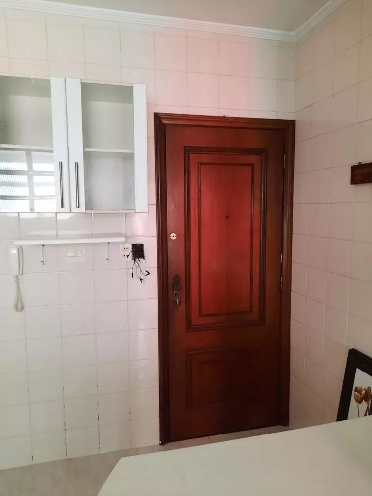 Apartamento para alugar com 3 quartos, 135m² - Foto 3