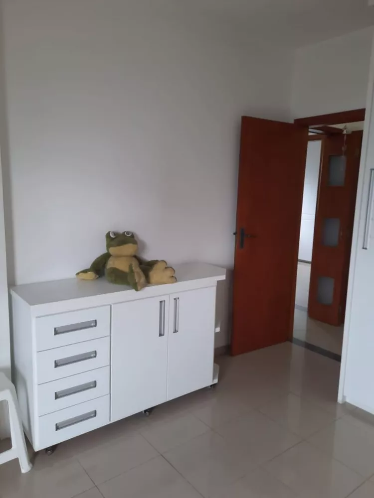 Apartamento à venda com 3 quartos, 137m² - Foto 2