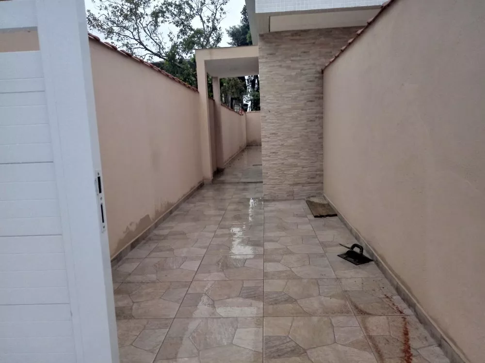 Casa à venda com 2 quartos, 67m² - Foto 2