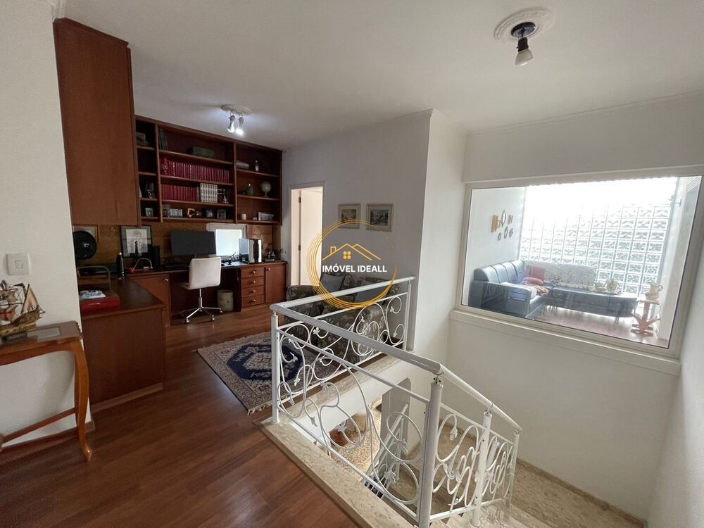 Casa à venda com 4 quartos, 400m² - Foto 1