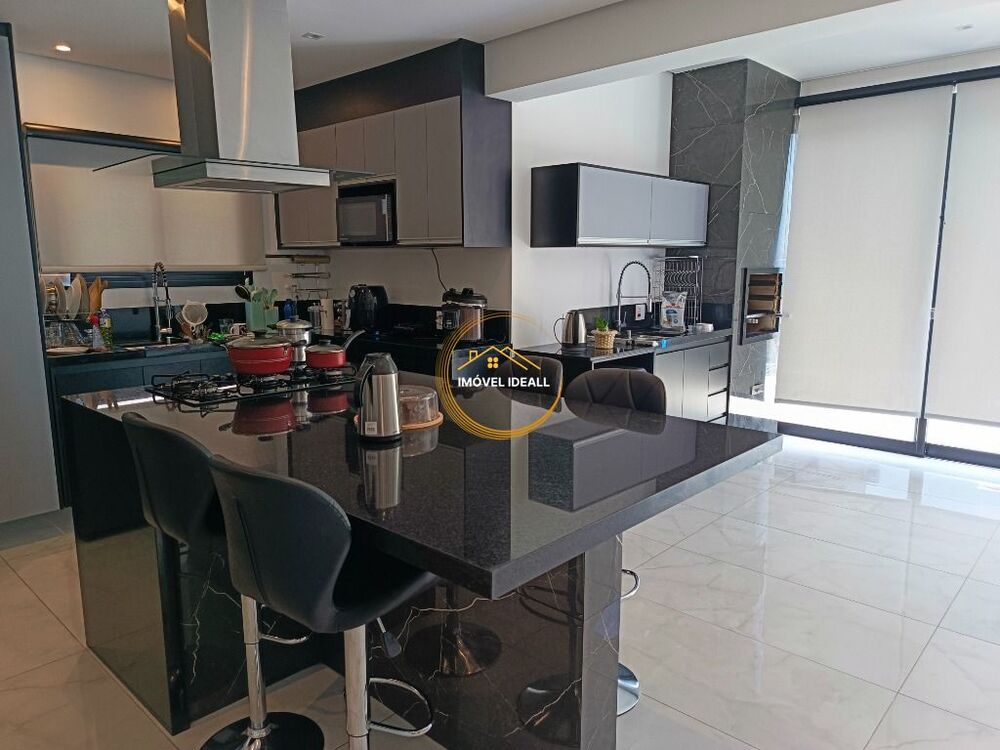 Casa, 3 quartos, 315 m² - Foto 1