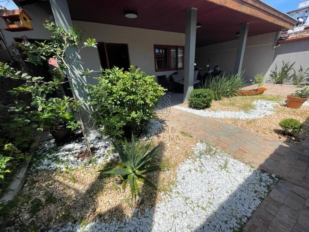 Casa, 4 quartos, 204 m² - Foto 1