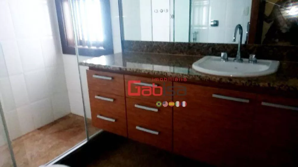 Casa, 5 quartos, 230 m² - Foto 1