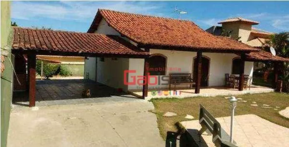 Casa à venda com 4 quartos, 180m² - Foto 1