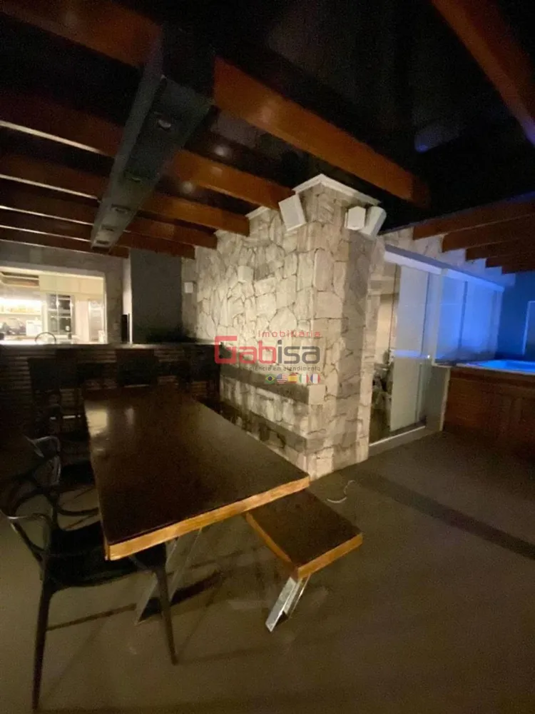 Cobertura, 3 quartos, 240 m² - Foto 4