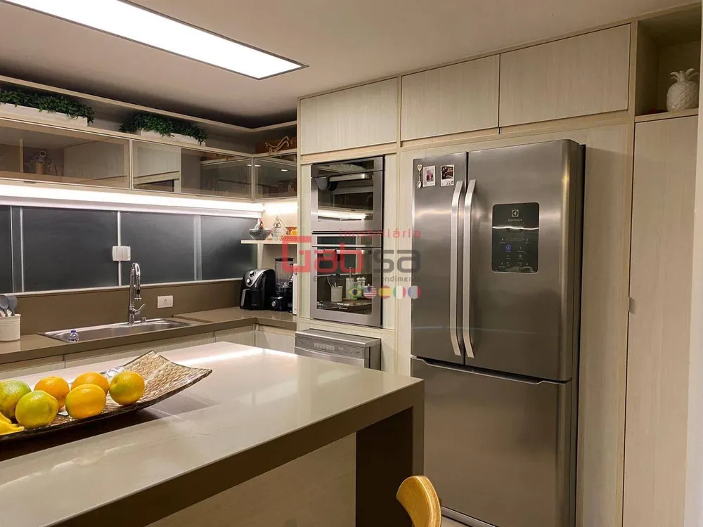 Cobertura, 3 quartos, 240 m² - Foto 19
