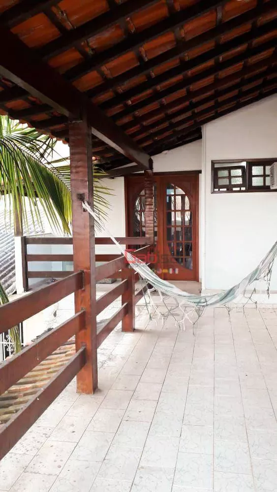 Casa, 3 quartos, 250 m² - Foto 12
