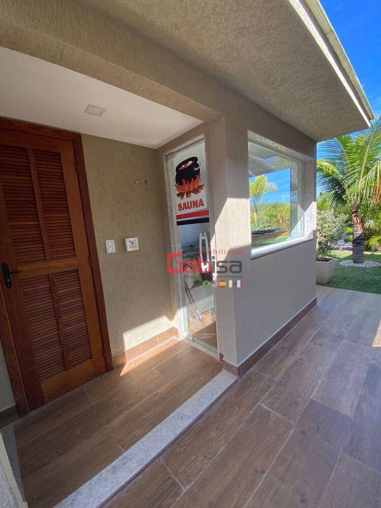 Casa de Condomínio à venda com 4 quartos, 240m² - Foto 1