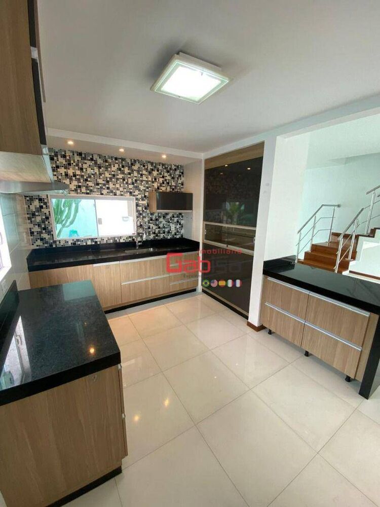 Casa à venda com 4 quartos, 176m² - Foto 4