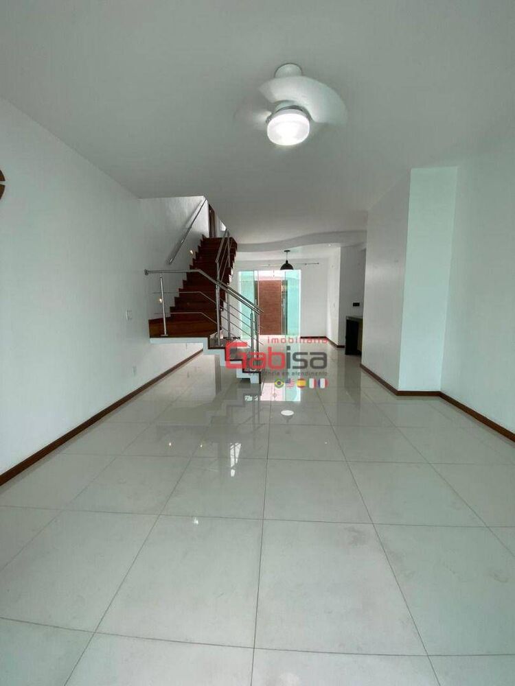 Casa à venda com 4 quartos, 176m² - Foto 2