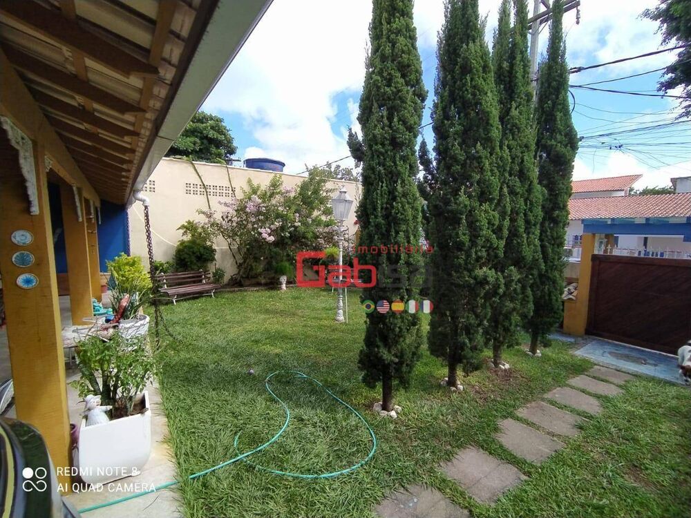 Casa à venda com 5 quartos, 178m² - Foto 4