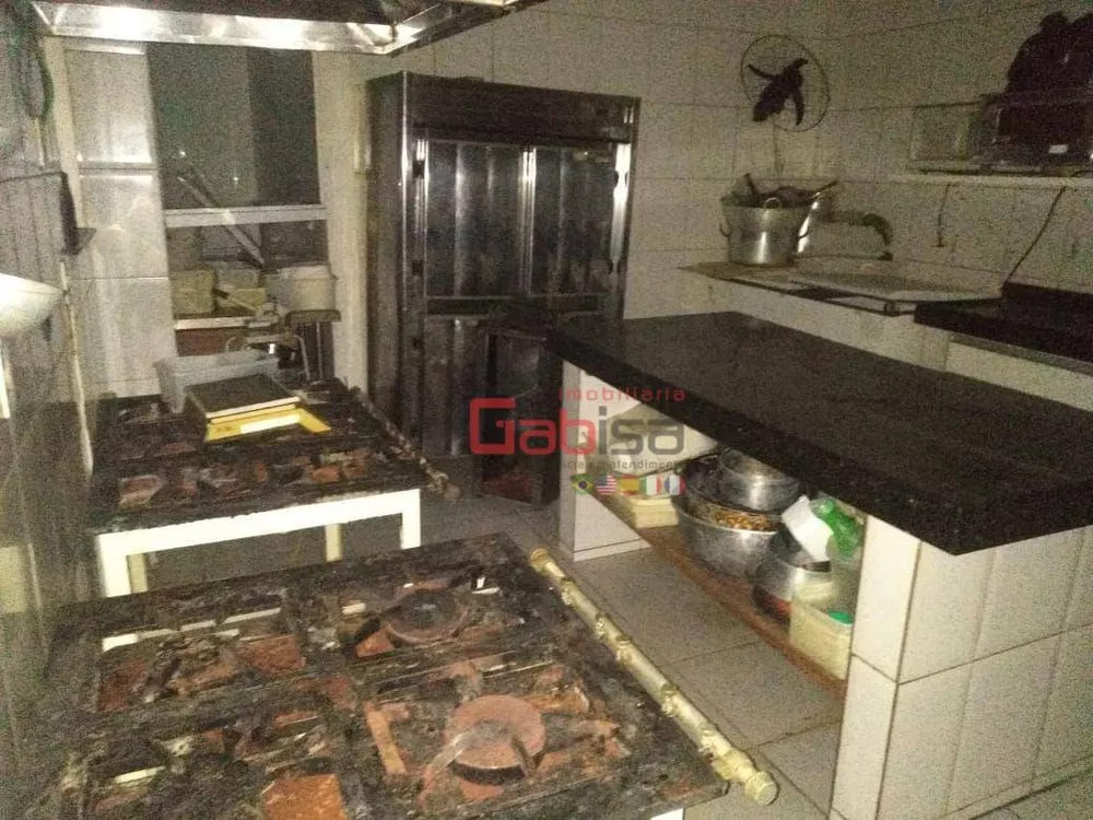 Casa, 5 quartos, 220 m² - Foto 3