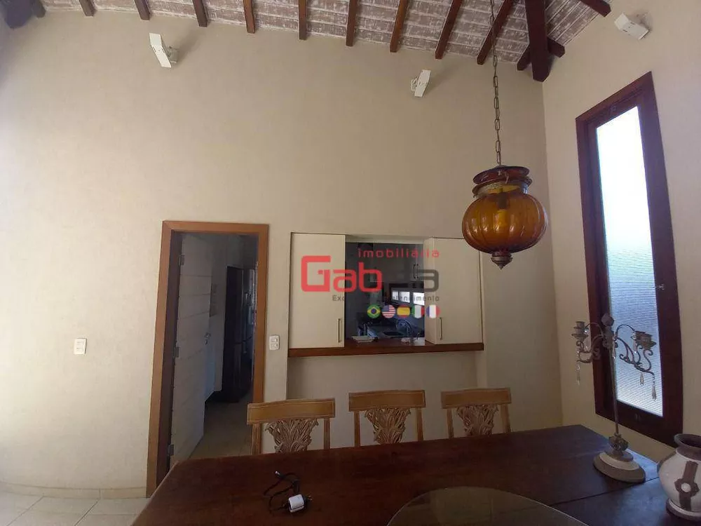 Casa, 5 quartos, 294 m² - Foto 2