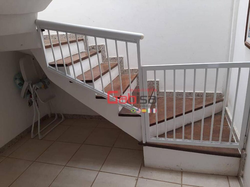 Casa, 5 quartos, 300 m² - Foto 22