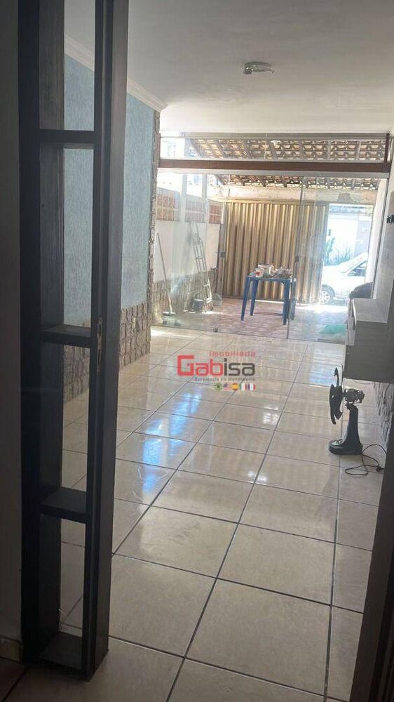 Casa à venda com 2 quartos, 145m² - Foto 2