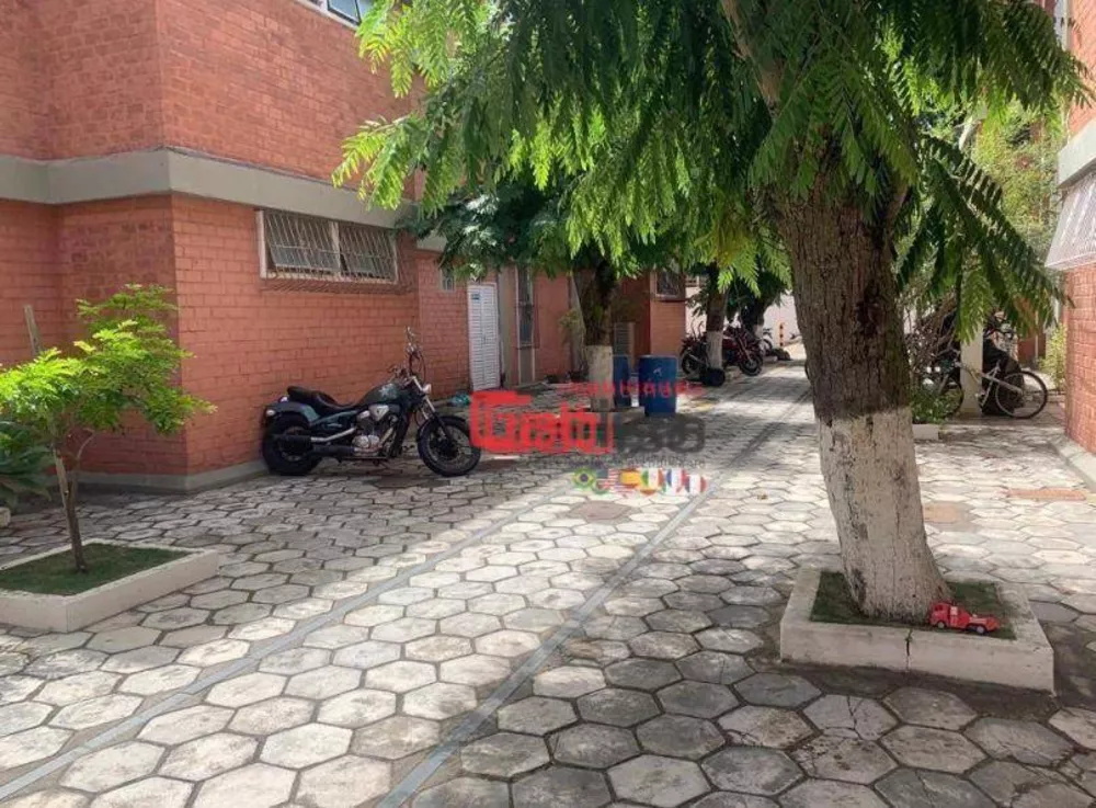 Apartamento à venda com 2 quartos, 68m² - Foto 2