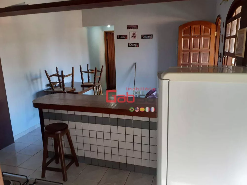 Casa, 6 quartos, 235 m² - Foto 9