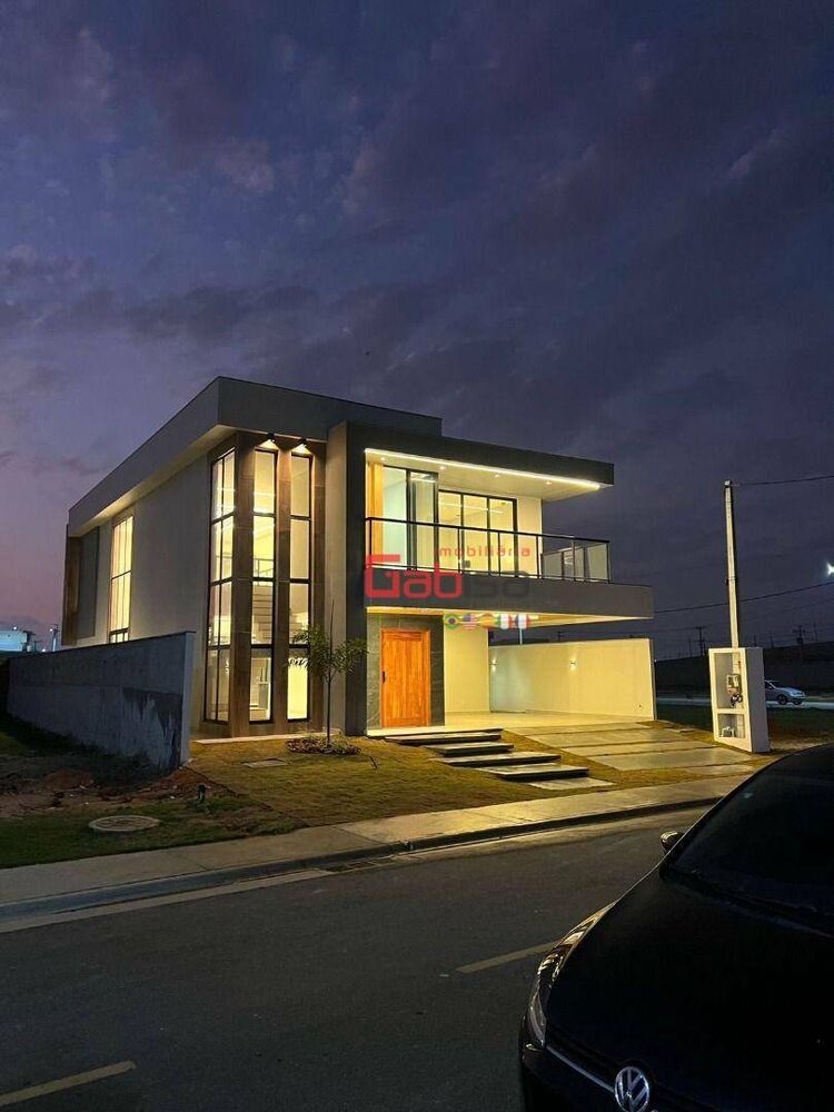 Casa de Condomínio à venda com 4 quartos, 300m² - Foto 1
